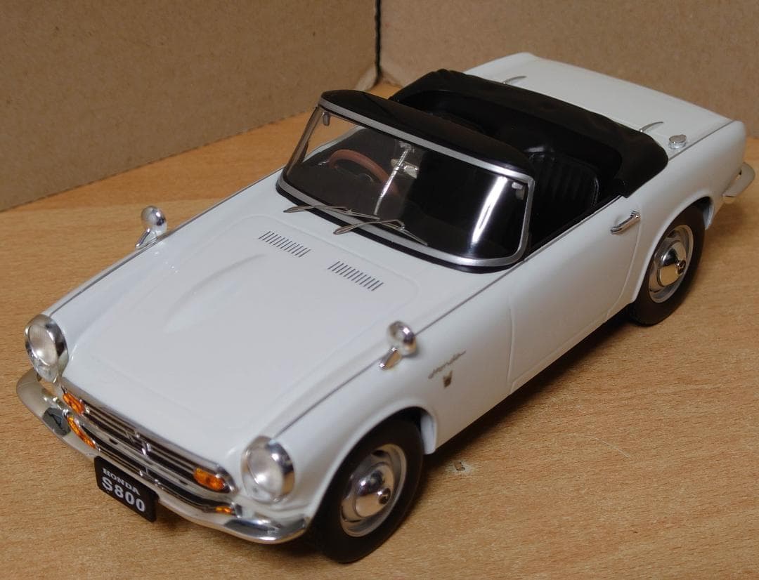 1/18 ホンダS800 ホワイト コンバーチブル ダイキャスト製ミニカー