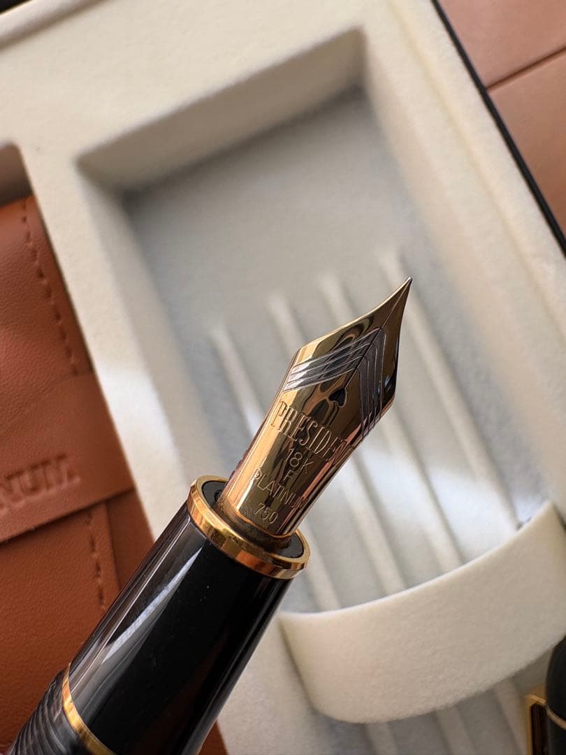PLATINUM】プラチナ万年筆 プレジデント BKGT（F）ペンケース付