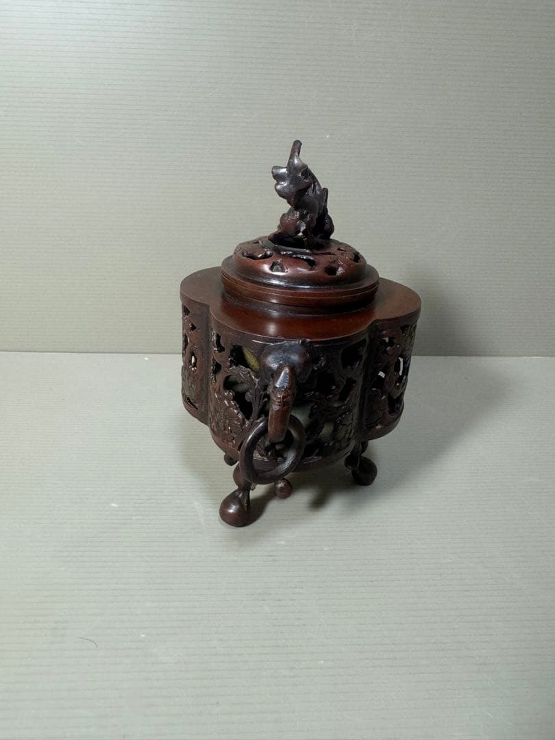 2212 骨董　大明宣徳年製銘　木瓜型　透かし文獅子摘み　香炉　時代物
