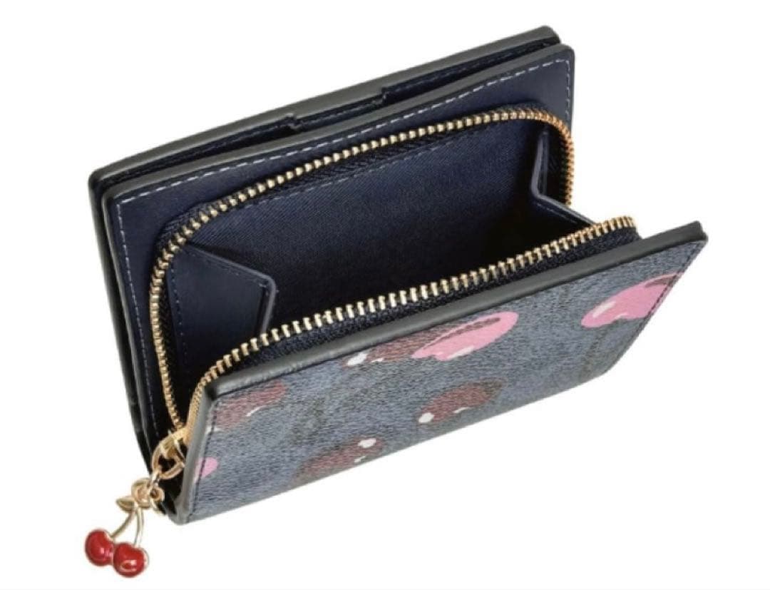 COACH チェリー柄 二つ折り財布 CZ347 - メルカリ