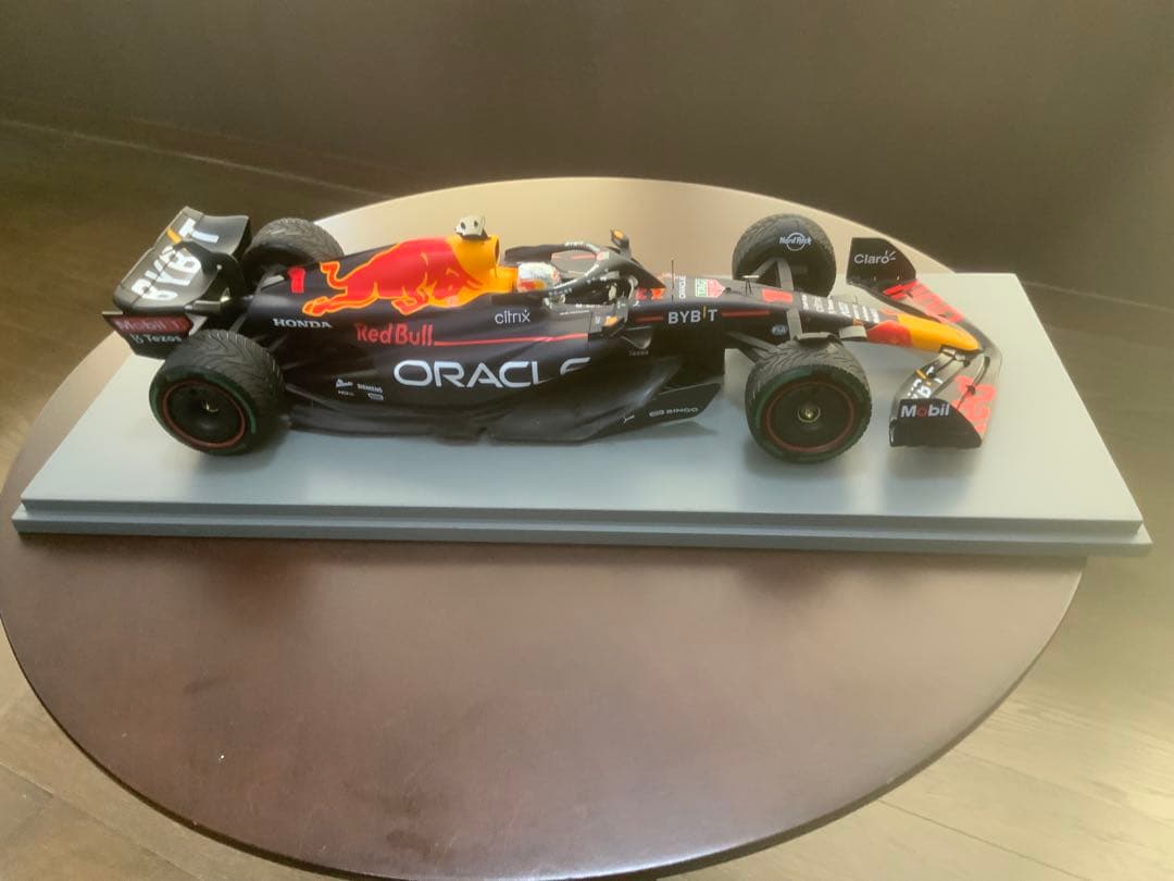 1/18スパークSPARKレッドブルRB18 日本GP仕様フェルスタッペン
