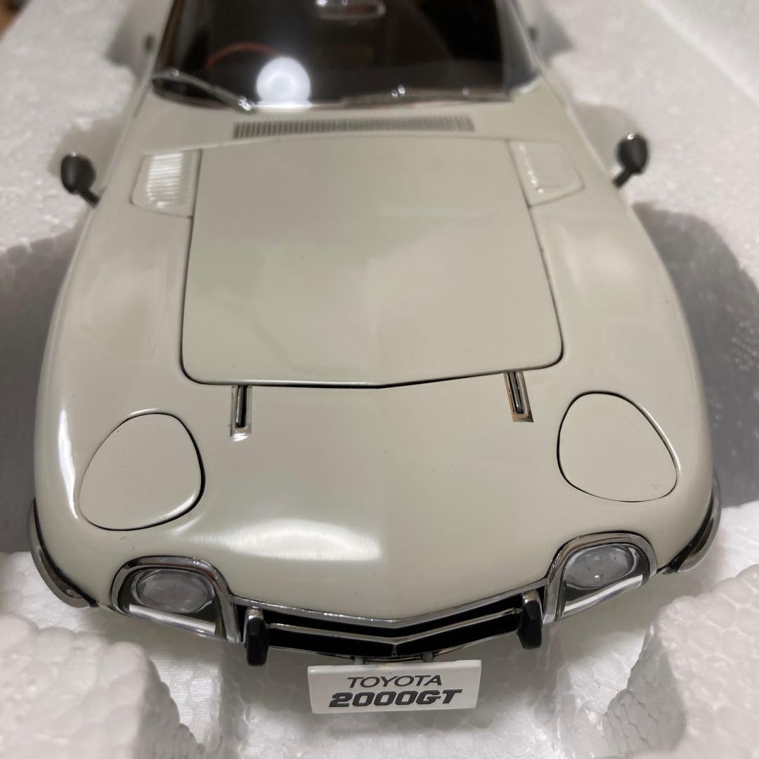 トヨタ 2000GT 1/18 ホワイト　autoart オートアート