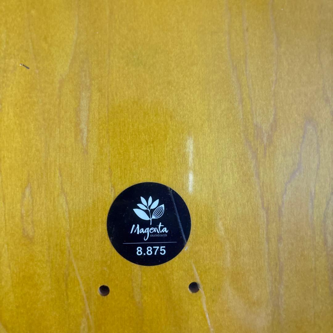 Magenta スケートボードデッキ 8.875インチ