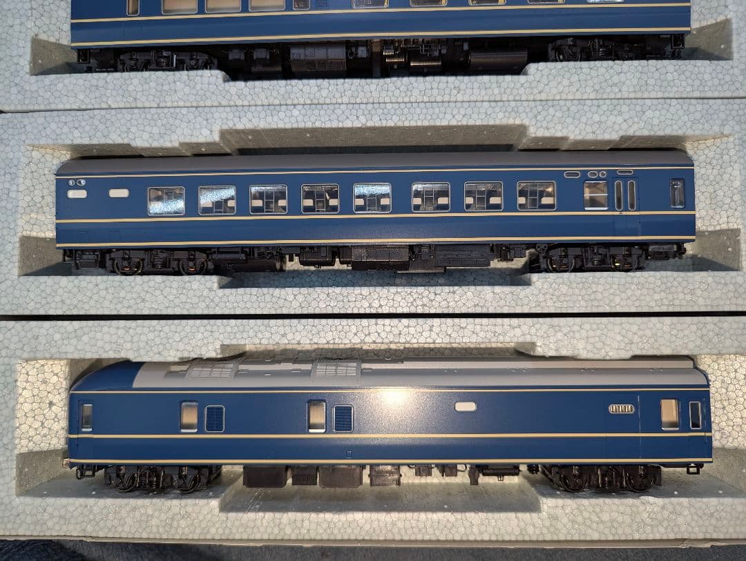 KATO 20系特急形寝台客車 4両基本セット 【3-504】HO 室内灯点灯の