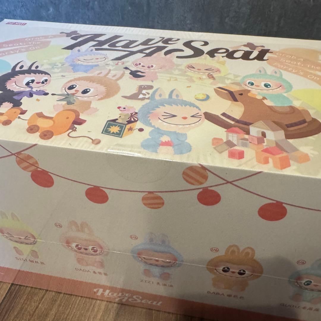 ポップマート ザ モンスターズ (ラブブ) ハブアシート ぬいぐるみ シリーズ