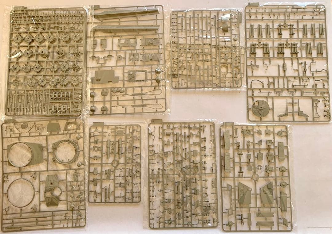 キングタイガー フルインテリア TAKOM製 1/35 戦車プラモデル 希少品