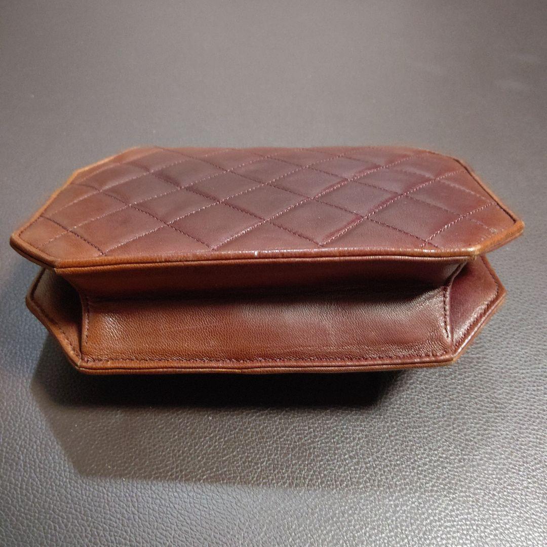 ✨シャネル✨未使用(訳あり)色変酷い ・ブラウン レザー キルティング バッグ