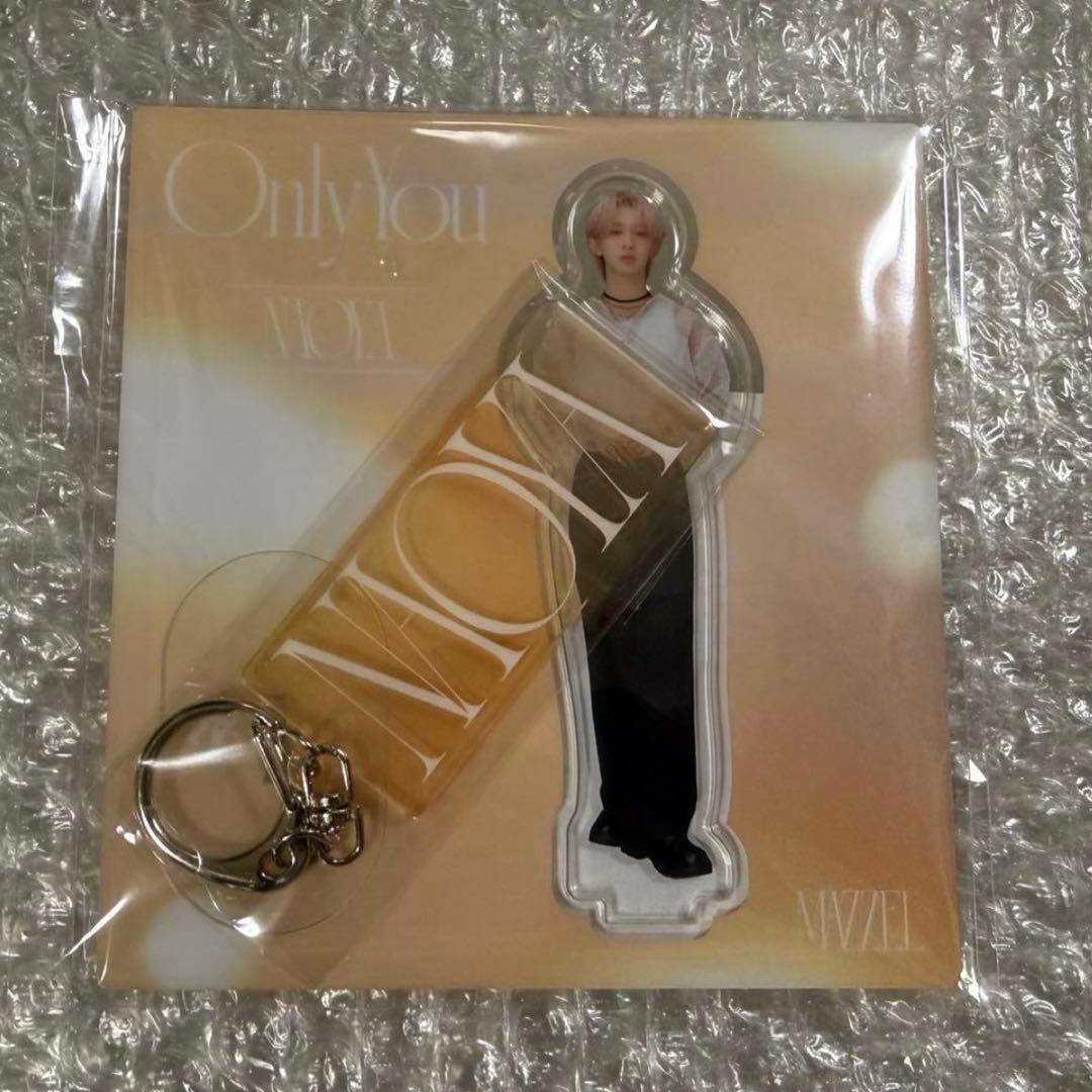 MAZZEL NAOYA ナオヤ アクスタ MUZEUM盤 : アクリルスタンド MAZZEL