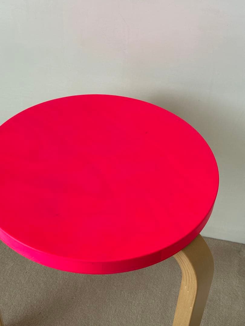 アルテック　ヴィトラ　スツール　蛍光ピンク