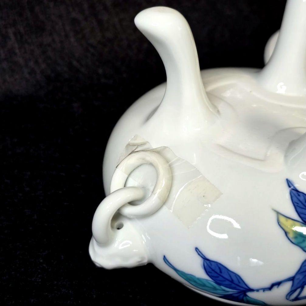 鍋島焼 大秀窯 香炉 色絵 草花文 透かし蓋 遊環双耳 三足 獅子掴み