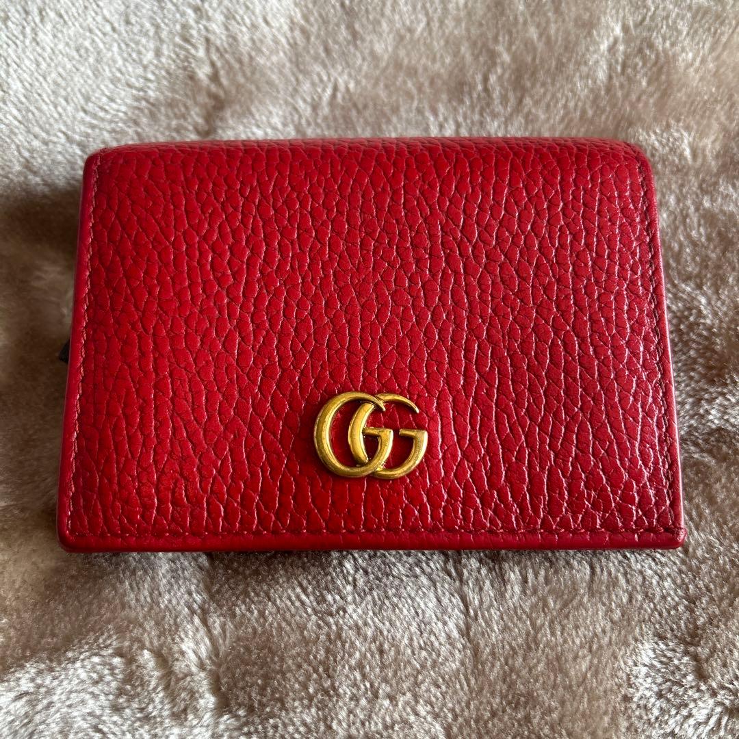 GUCCI 赤 レザー 二つ折り財布
