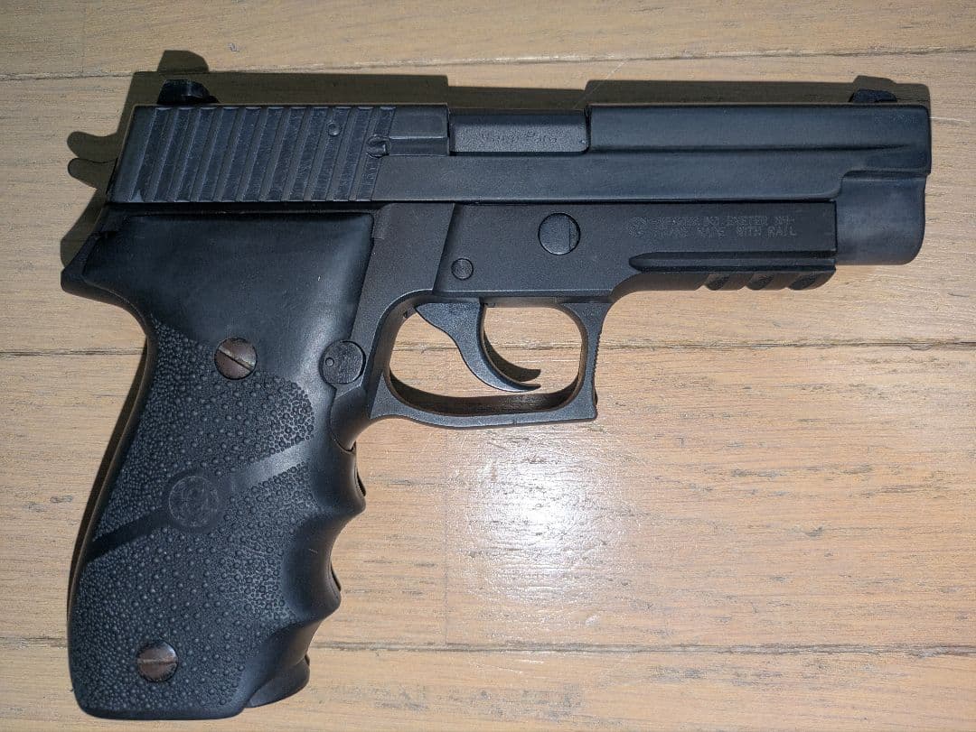 KSC SIG P226R HW System７マガジン3本実物グリップサバゲー