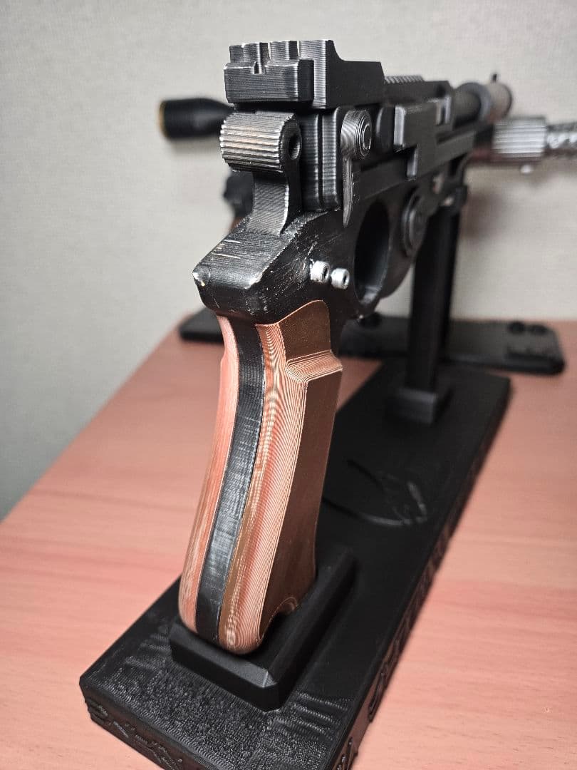 STAR WARS　マンダロリアン　ブラスター　IB-94　レプリカ　台座付き