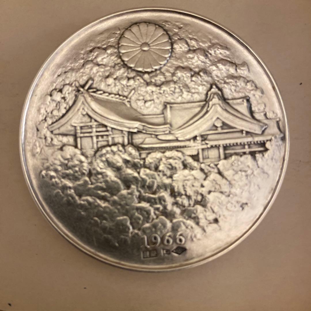 明治百年記念 明治天皇御肖像牌 純銀メダル 122.3g 外箱・クッションなし