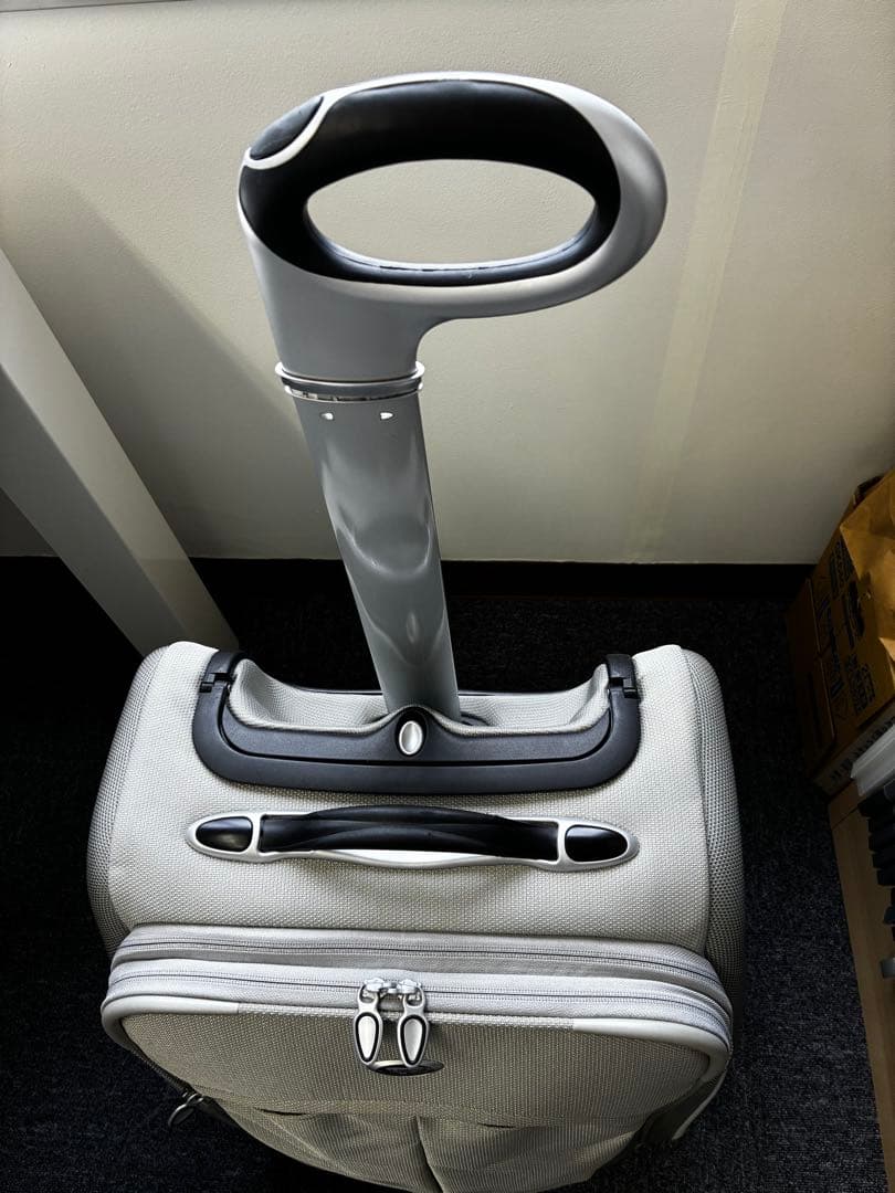 ziva-cafeさん[専用[ TUMI グレー キャリーケース ジッパー式