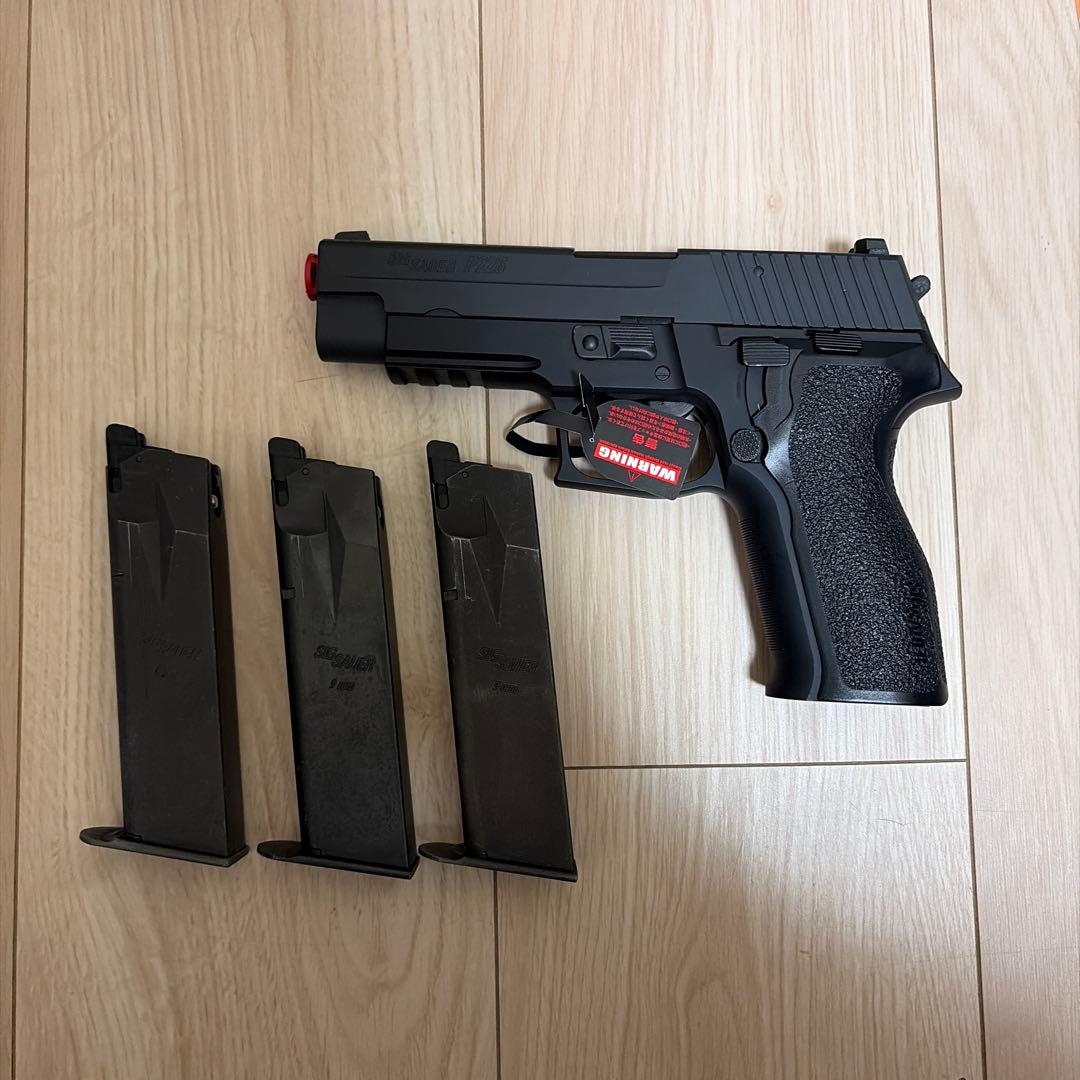 東京マルイ SIG SAUER P226 E² マガジン3本付き