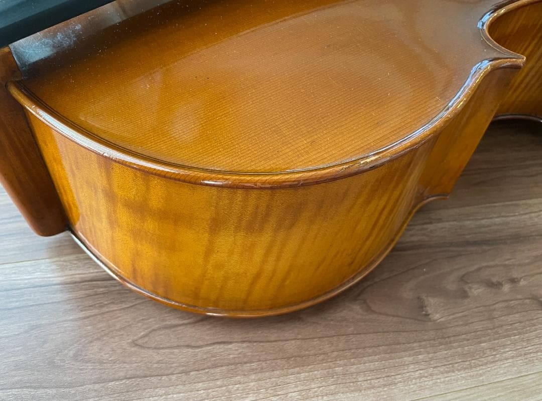 チェロ（Karl Höfner）と弓（Johs.O.Paulus）のセット