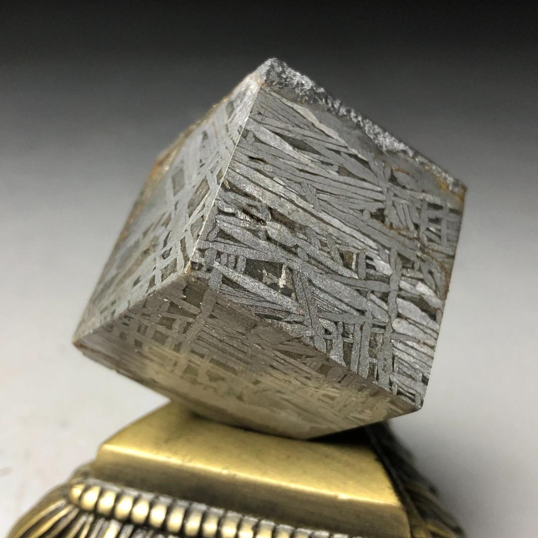 アルタイ隕石 メテオライト 立方体 鉄隕石 重さ199g