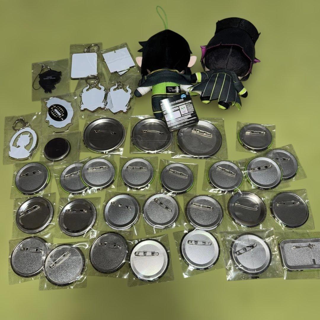 ツイステ　ツイステッドワンダーランド　リリア・ヴァンルージュ　缶バッジ等まとめ