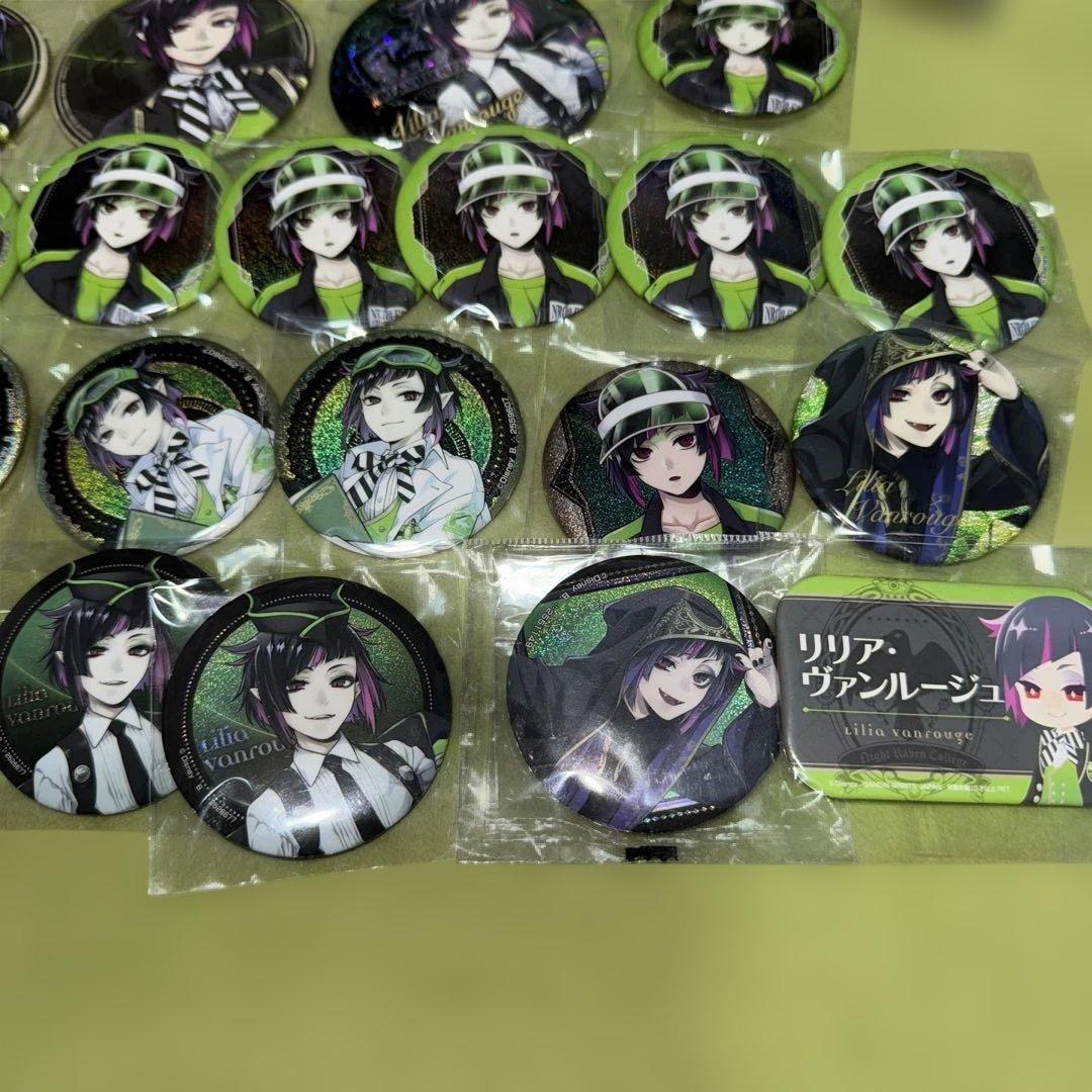 ツイステ　ツイステッドワンダーランド　リリア・ヴァンルージュ　缶バッジ等まとめ