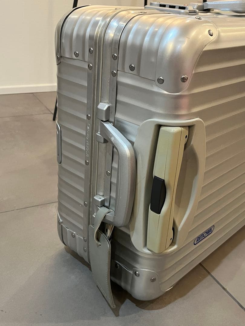 お星様専用 RIMOWA リモワ トパーズ キャビンマルチホイール45L スーツ