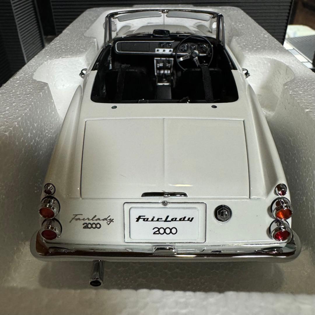 未展示品 オートアート 1/18 ダットサン フェアレディ 2000 SR311