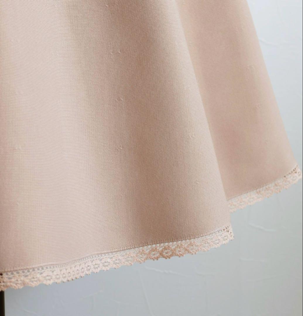 ジョリーミニョン　レース付き　ピンクベージュ　フレアスカート　40 L