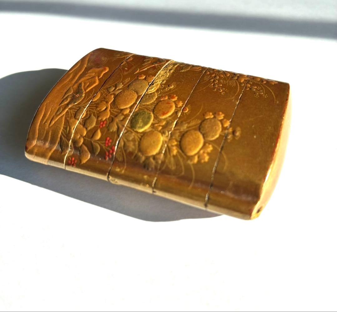 時代物　秋草金蒔絵　印籠　18