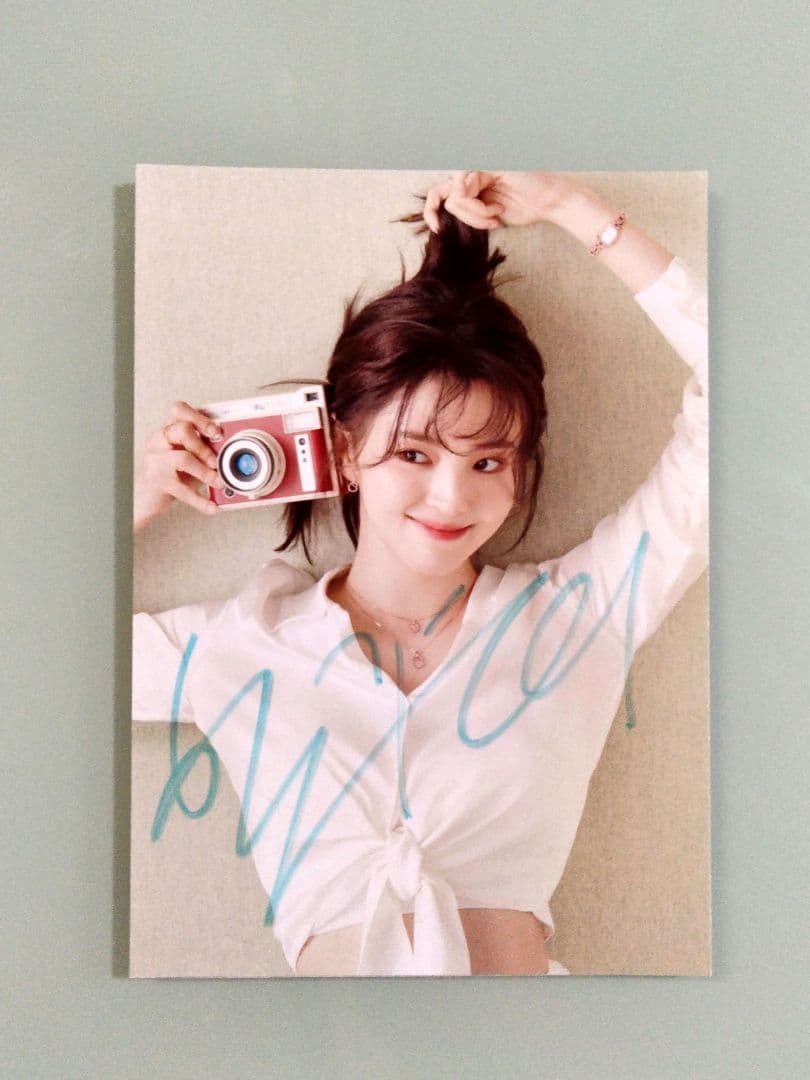 ハン・ソヒ直筆サイン入り2Lサイズ写真…Han So-hee …