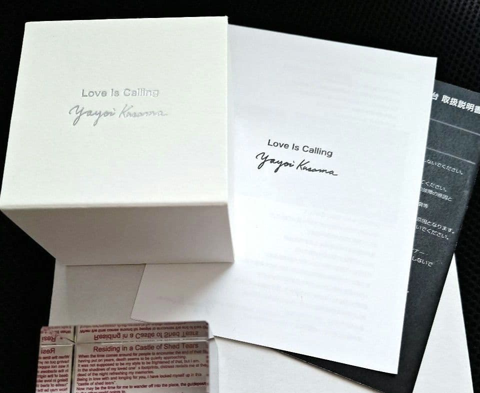 草間彌生ガラスキューブ《お箱入り&説明書付き》英語版