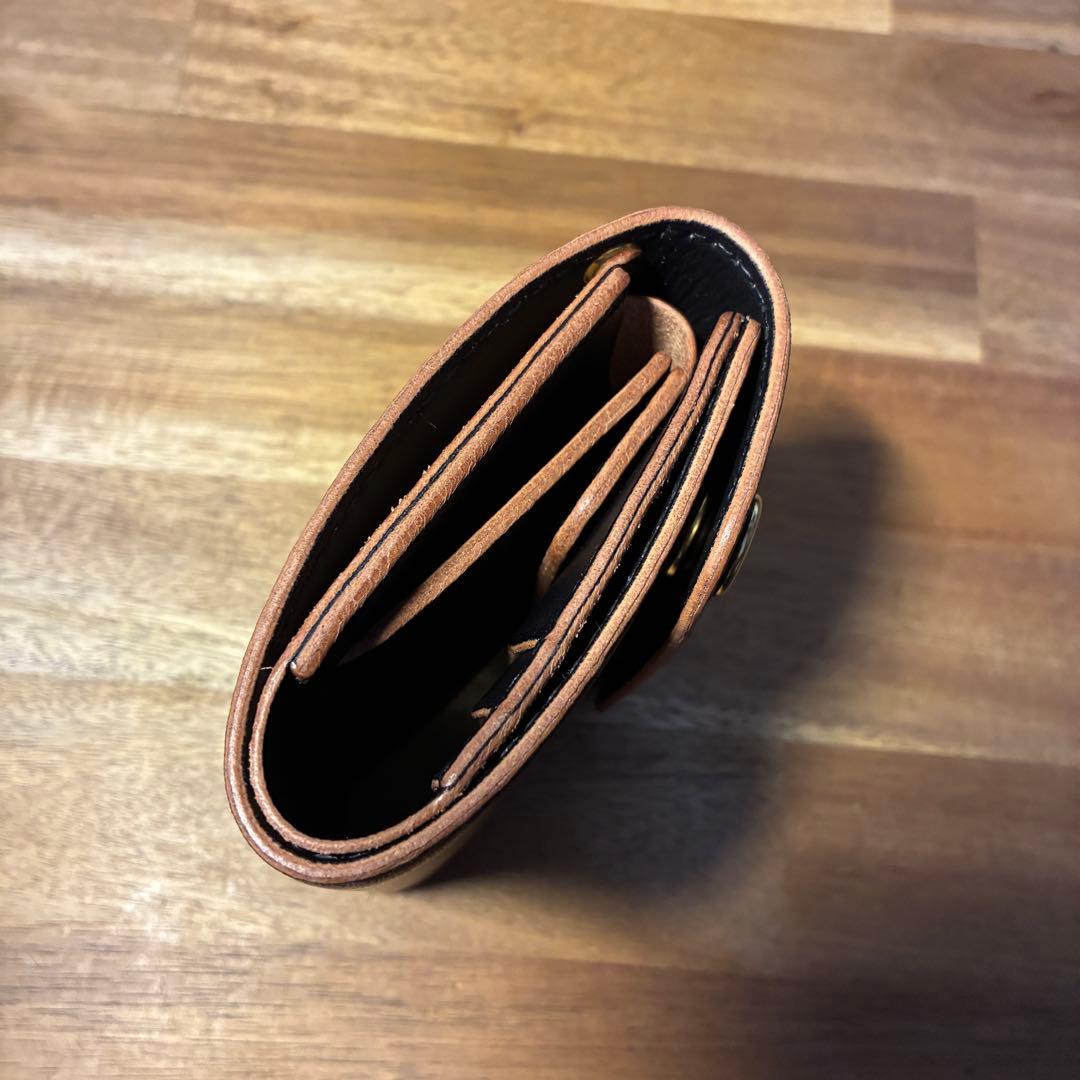 ショートトラッカーウォレット　栃木レザー　丘染めブラック　真鍮　茶芯