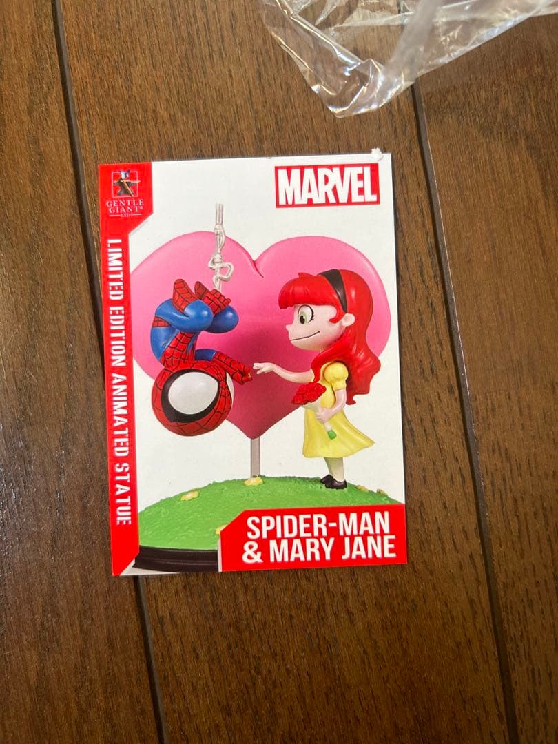 スパイダーマン&メリージェーン スコッティヤング ミニスタチュー