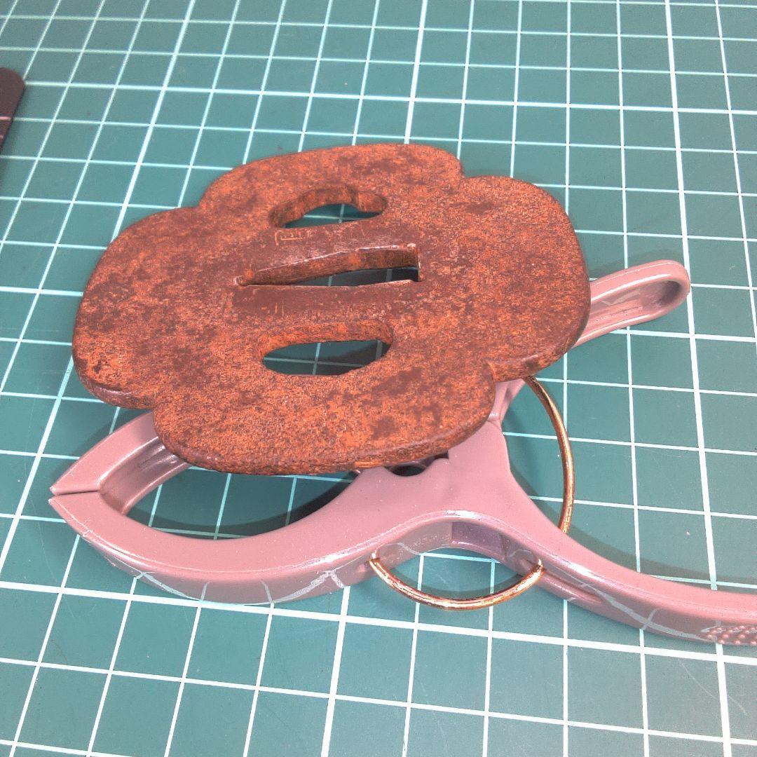 小物１ 花弁型 鉄製 鍔(つば) 錆色