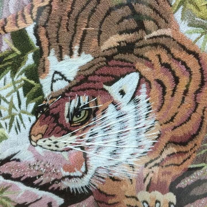 トラ 刺繍絵