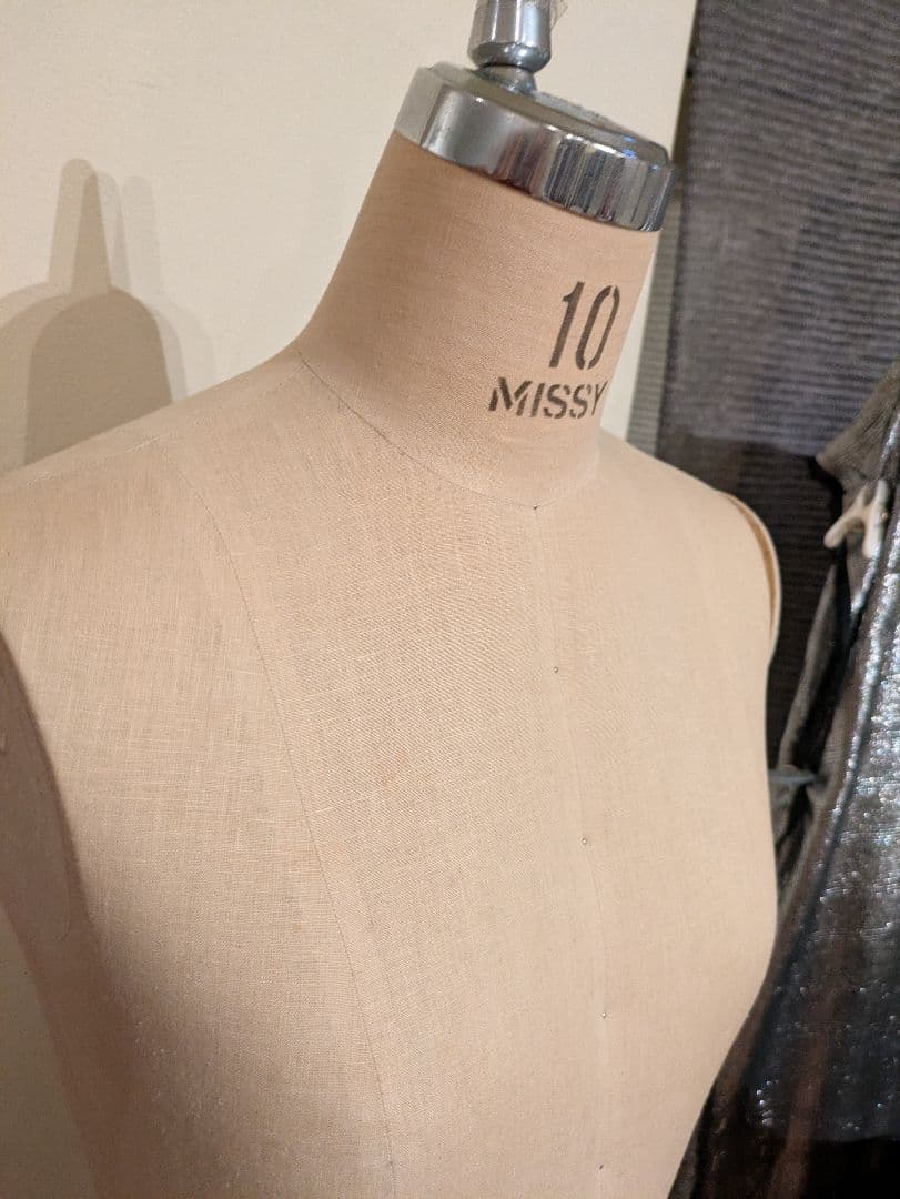 株)大洋工芸アミコファッションズの10号MISSY体型のトルソーピン刺し可能