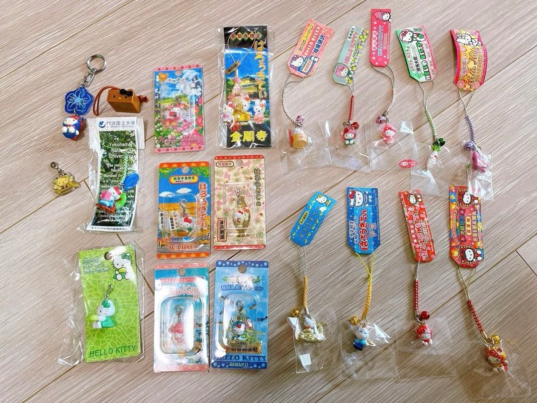 ご当地キティなど 20点 まとめ売り セット ストラップ 根付 キーホルダー