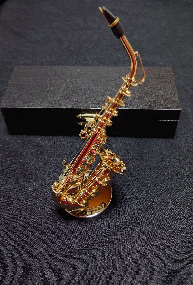 高級ミニチュアグランドピアノとミニチュアサックスセット（新品）ケース付き