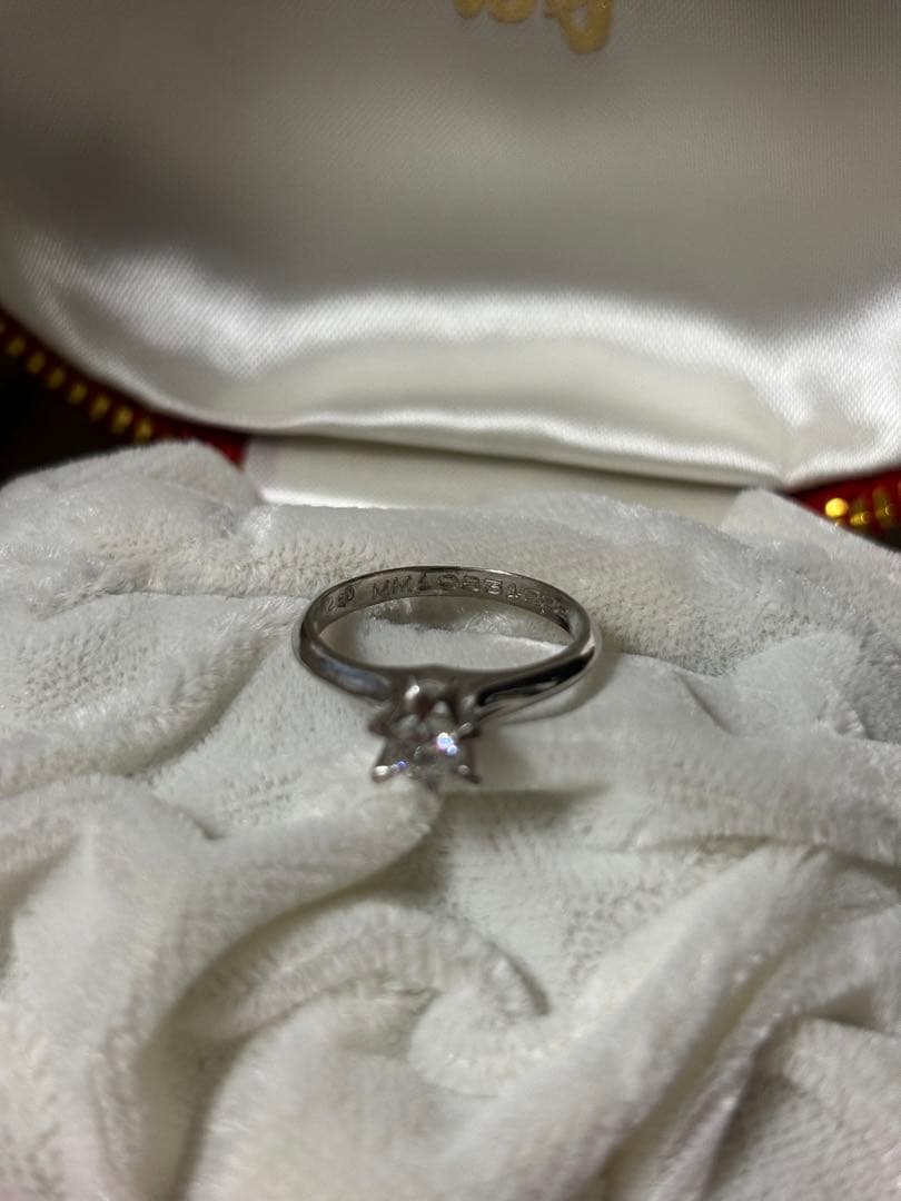 ダイヤモンドリング　鑑定書付き