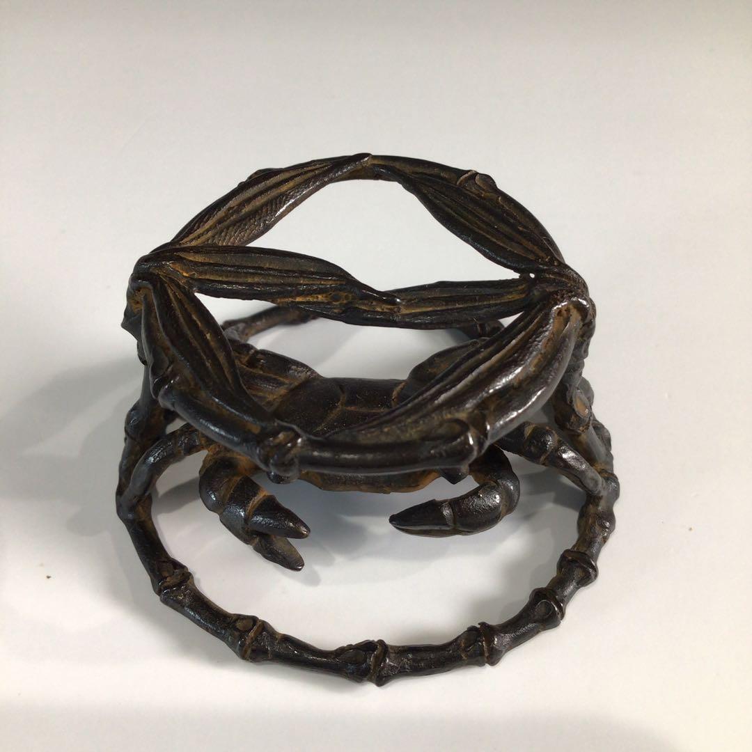 Ｐ７２３　蓋置　『千秋長治造』『蝋型鋳銅』『蟹蓋置』　共箱　茶道具