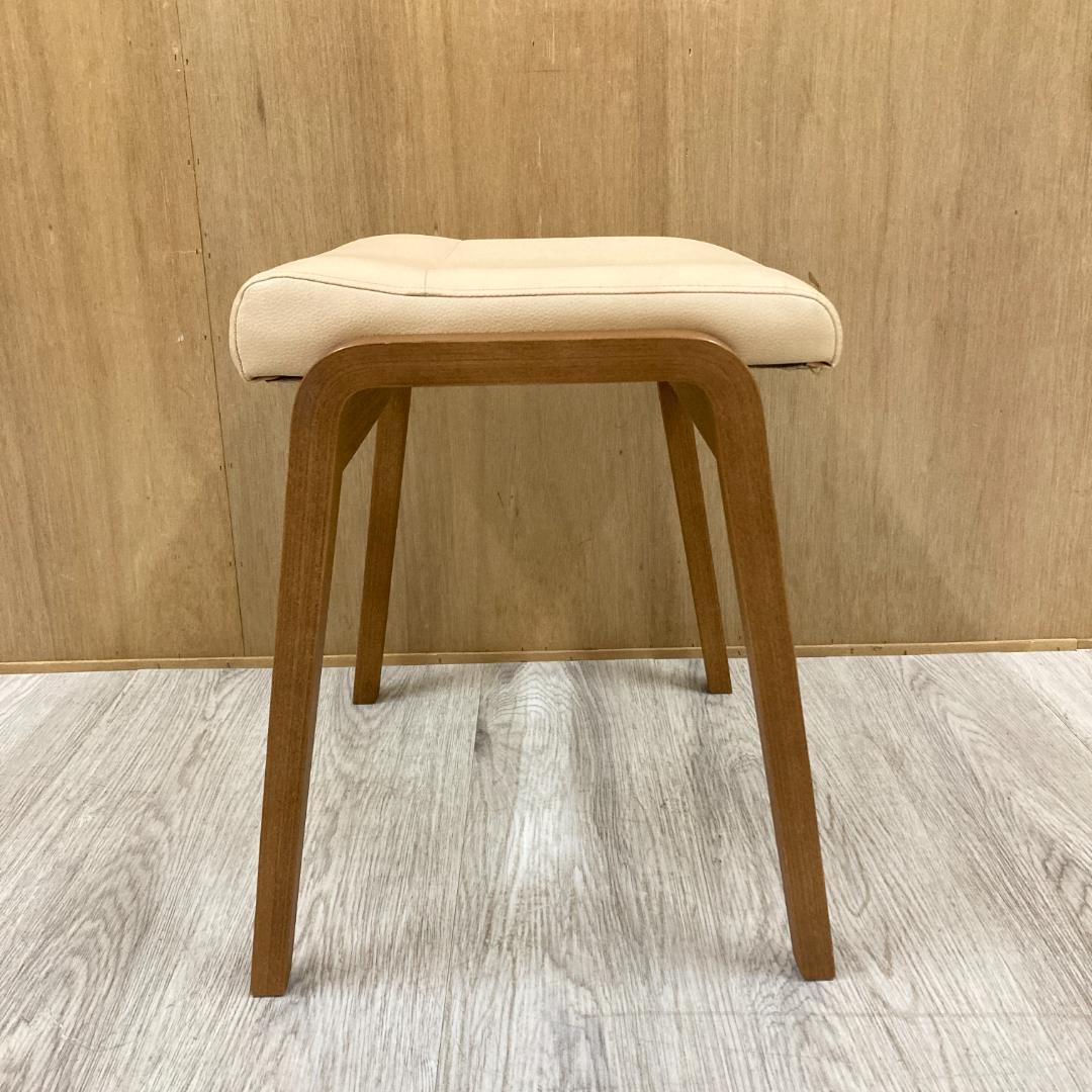 【カリモク】スツール　スタッキングチェア　椅子