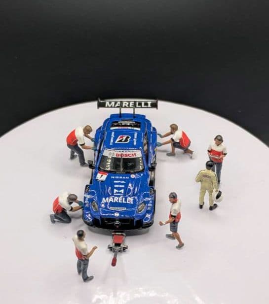 1/64MINI GT Nissan Z GT500＆フィギュアのジオラマ