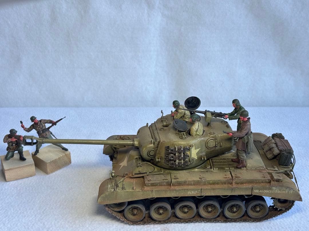 １／３５アメリカ軍M２６パーシング戦車プラモデル完成品