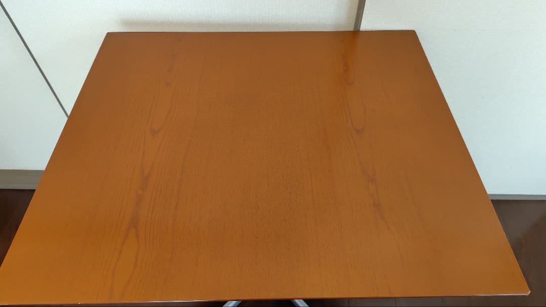 カフェテーブル　B　アジャスター付き 60cm✕70cm　木製天板