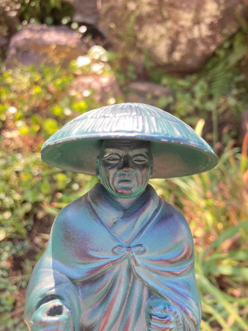 高岡銅器 仏像 親鸞聖人 青緑色の僧侶像