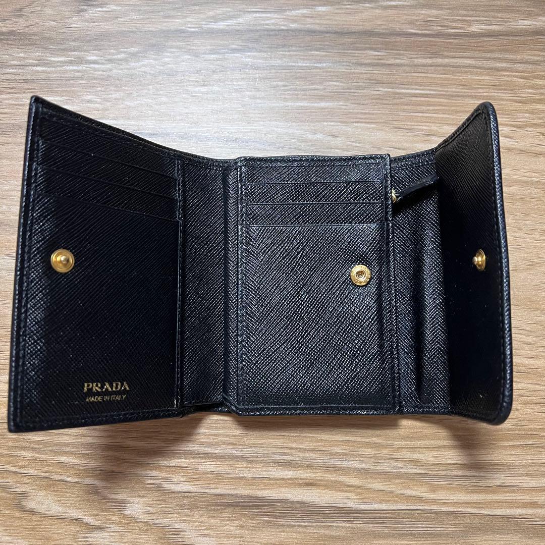 プラダ　財布