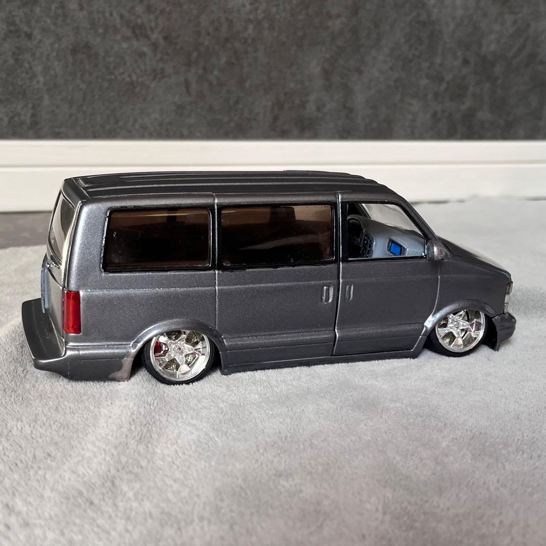 2001 CHEVROLET ASTRO　シボレー　アストロ　フレーム着地　改造