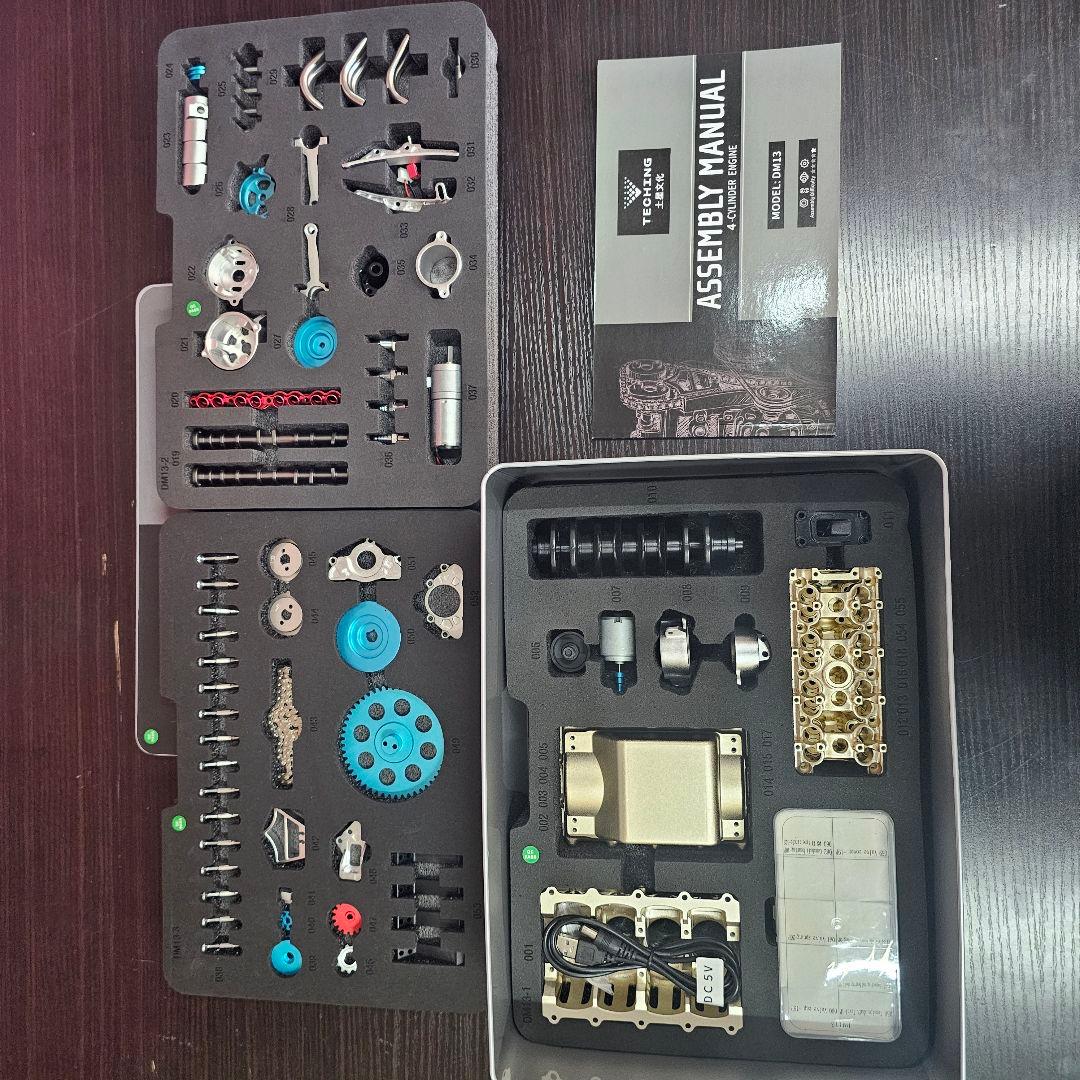 Teching 4気筒エンジン 組み立てキット DM13 エンジン模型
