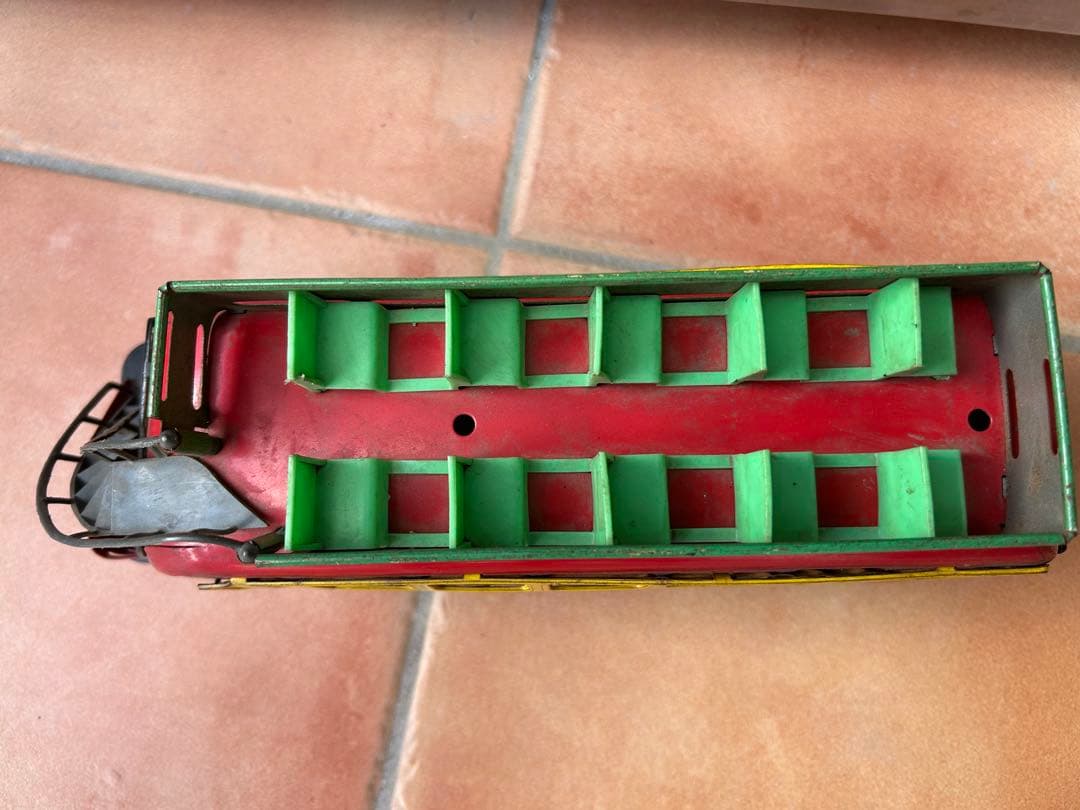 【匿名配送】ブリキ製玩具　クルマ　動物バス　アニマルバス　レトロポップ