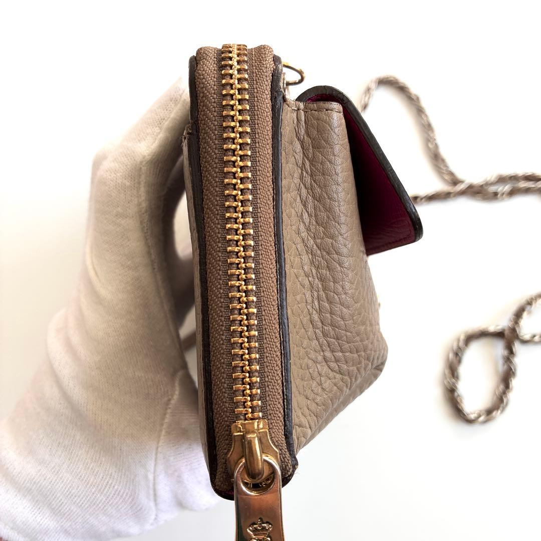 A.D.M.J. チェーン　ショルダーウォレット　レザー　グレー トープ ピンク