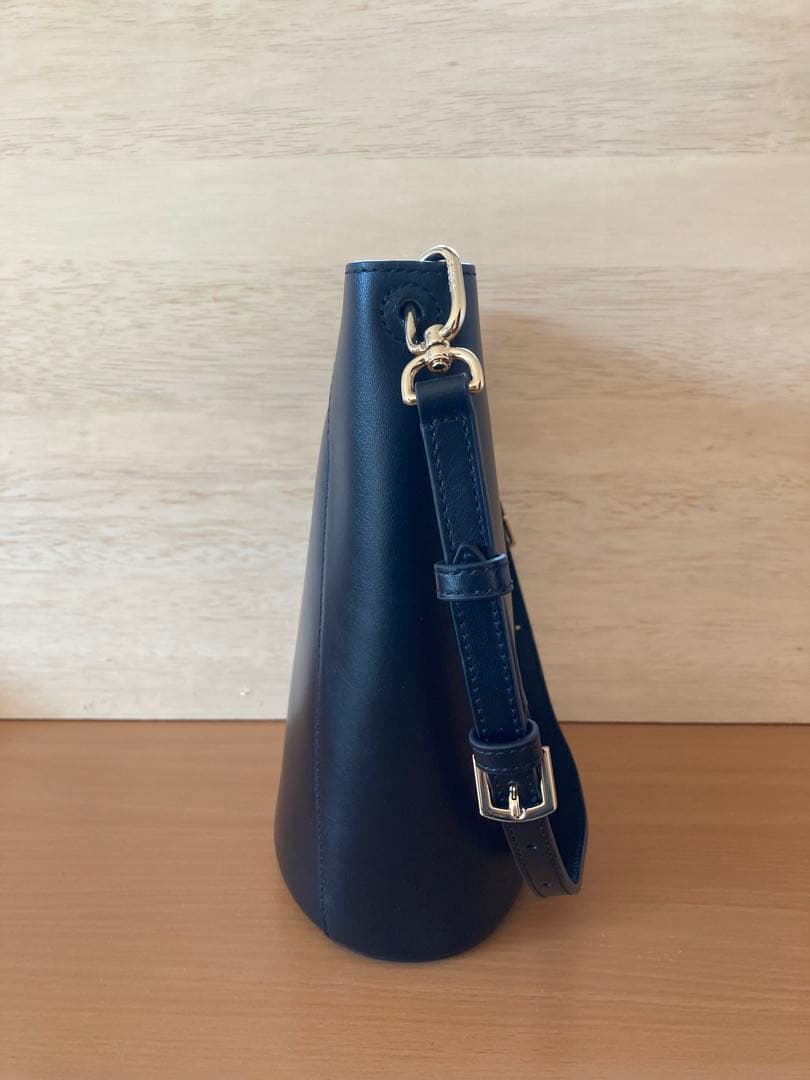 フルラ バケットバッグ 2wayショルダー レザー ブラック ロゴ 証明書付き